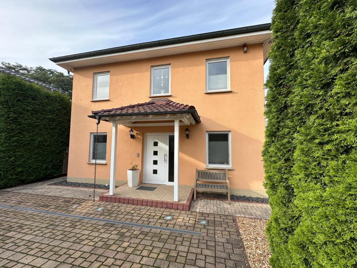 Stadtvilla In Leipzig 7 Personen 3 Schlafzimmer 2 Baeder Garten Und Terrasse Zentral Gelegen Messe Innenstadt Seen מראה חיצוני תמונה