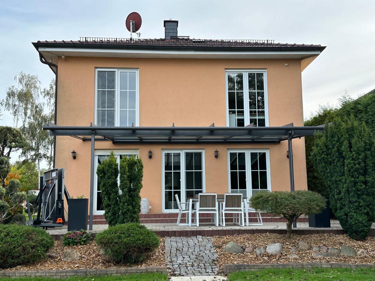 Stadtvilla In Leipzig 7 Personen 3 Schlafzimmer 2 Baeder Garten Und Terrasse Zentral Gelegen Messe Innenstadt Seen מראה חיצוני תמונה